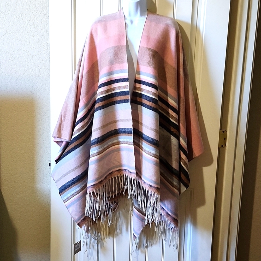 Womens Ruana Shawl Wrap NWT One Size